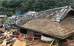 Ashikita (Japan), 05/07/2020.- A house is seen destroyed following a landslide in Ashikita, Kumamoto prefecture, southwestern Japan, 05 July 2020. According to latest media reports, more than 30 people are feared to have died and at least 14 are still missing due to the floods that hit Kumamoto prefecture on 04 July. (Inundaciones, Japón) EFE/EPA/JIJI PRESS JAPAN OUT EDITORIAL USE ONLY/ NO ARCHIVES