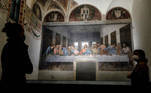 Milan (Italy), 10/02/2021.- Visitors look at Leonardo da Vinci's 'The Last Supper', painted in the late 15th century, during the reopening for public viewing after being closed due to the coronavirus pandemic, in Milan, Italy, 10 February 2021. (Abierto, Italia) EFE/EPA/Mourad Balti Touati