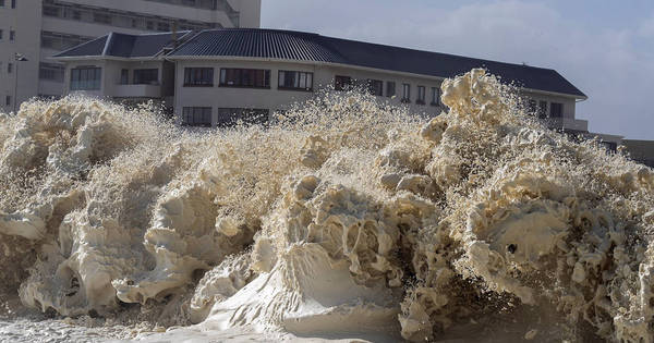 Tempestade na África do Sul cobre cidade com espuma do mar - Fotos ...