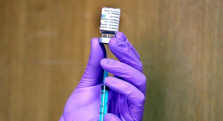 Projeto de vacinação em massa do Ministério da Saúde usará doses de AstraZeneca/Oxford