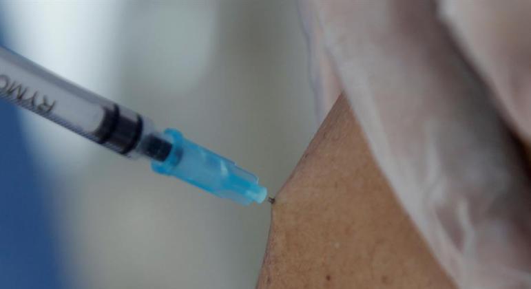 Estado de SP pode ter novos mutirões para acelerar vacinação contra a covid-19