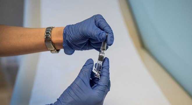 'Para nós, pouco importa de onde vem a vacina', diz diretor da Anvisa