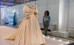 London (United Kingdom), 02/06/2021.- The Princess of Wales' wedding dress is on display at the 'Royal Style in the Making' exhibition photocall at Kensington Palace in London, Britain, 02 June 2021. The 'Royal Style in the Making' exhibition opens to the public on 03 June 2021. (Reino Unido, Londres) EFE/EPA/VICKIE FLORES