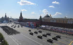 Moscow (Russian Federation), 24/06/2020.- Military armored vehicles take part in a military parade, marking the 75th anniversary of the Nazi defeat, in Moscow, Russia, 24 June 2020. The Victory Day military parade normally is held on 09 May, the nation's most important secular holiday, but this year it was postponed due to the coronavirus pandemic. (Rusia, Moscú) EFE/EPA/MIKHAIL VOSKRESENSKIY / Host photo agency POOL MANDATORY CREDIT