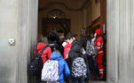 Florence (Italy), 11/01/2021.- High school students return to class in Florence, central Italy, 11 January 2021, amid the coronavirus disease (COVID-19) pandemic. The 50 percent of the more than 166,000 upper secondary school students in Tuscany region returns to class for face-to-face lessons. The other 50 percent of students will keep attending online lessons. High schools reopened on the day after the Italian government decided to delay the original return date of 07 January due to a rise in COVID-19 infections in the country. (Abierto, Italia, Florencia) EFE/EPA/CLAUDIO GIOVANNINI