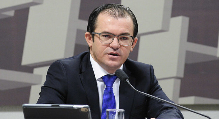 Efrain Cruz é nomeado secretário-executivo do Ministério das Minas e Energia