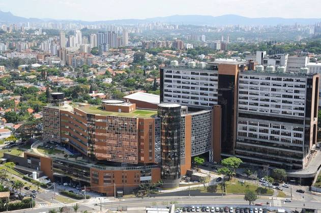 O Hospital Israelita Albert Einstein, em São Paulo, é o único da América Latina a integrar o top 100, ocupando a 34ª posição. A instituição obteve altas notas nas especialidades de cardiologia, cirurgia cardíaca, endocrinologia, gastroenterologia, neurocirurgia, neurologia, oncologia, ortopedia, pediatria e urologia