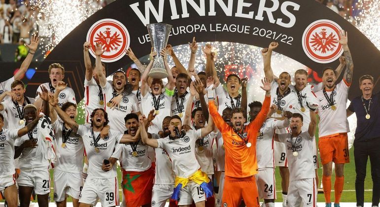 O Eintracht Frankfurt, vencedor da Europa League de 2021/22 e promovido à Champions