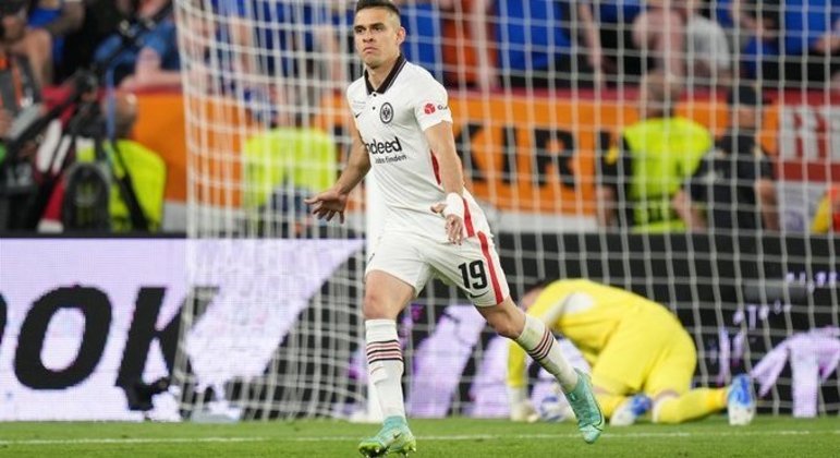 O momento do empate de Rafael Borré