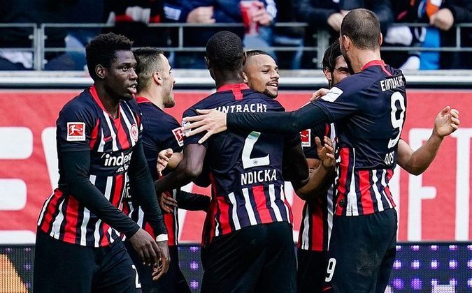 Eintracht Frankfurt - Pontos: 28 / Jogos: 24/ Vitórias: 8/ Empates: 4 / Derrotas:  12/ Gols: 38