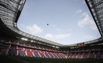 A grande novidade do estádio do clube espanhol é o teto, que cobre grande parte das arquibancadas, e tem formato abobado, que permite a entrada da luz solar e protege os torcedores da chuva