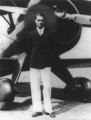Ele ganhou fama por quebrar vários recordes mundiais no ramo da aviação, além de ter construído as próprias aeronaves.