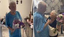 Aos 96 anos, vovô dá flores à mulher e reação emocionada viraliza nas redes sociais
