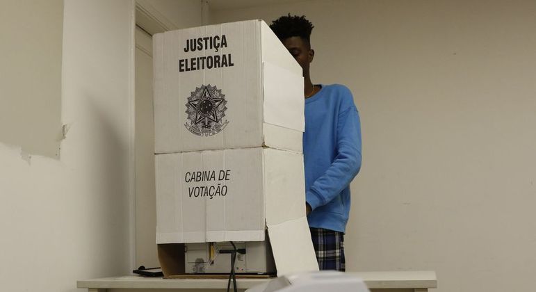 Mais de 156 milhões de eleitores vão às urnas neste domingo (2)
