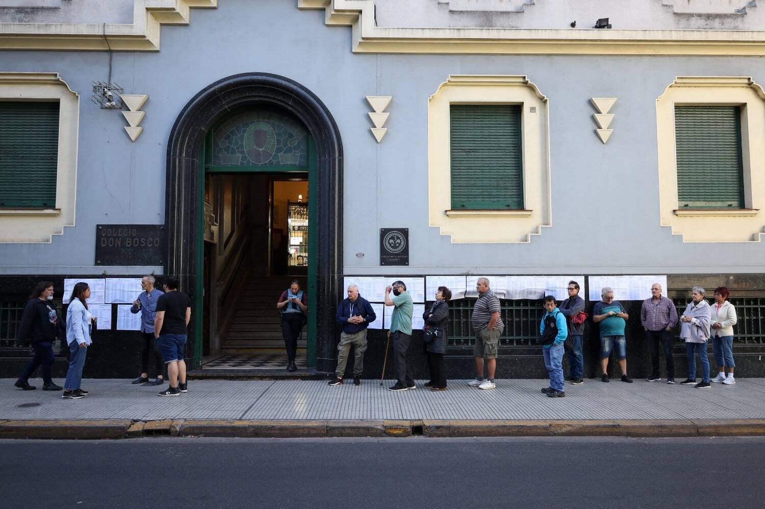 Fecham centros de votação no segundo turno das presidenciais na