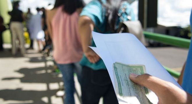 Voto é obrigatório para brasileiros alfabetizados com idade entre 18 e 70 anos