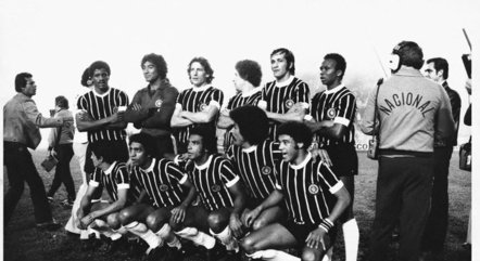 Elenco do Corinthians de 1977 foi campeão do Paulistão

