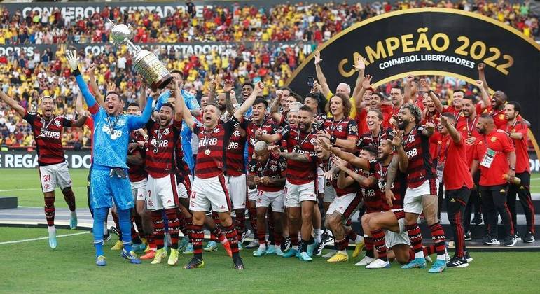 Elenco do Flamengo comemora o título da Libertadores 2022