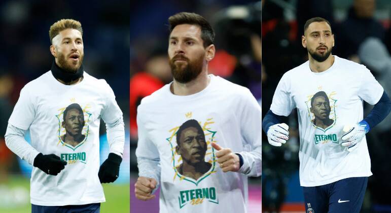 Elenco do PSG faz aquecimento com camisa em homenagem a Pelé
