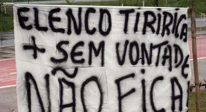 Relembre os protestos mais engraçados dos torcedores - Lance - R7 Humor  Esportivo