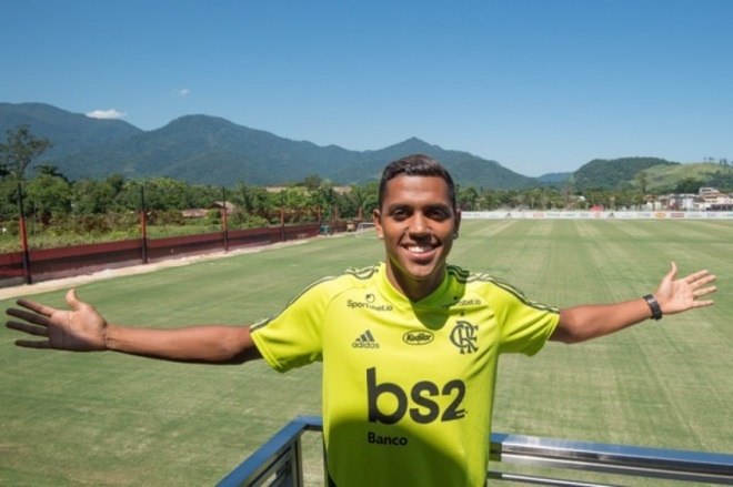 O Flamengo acertou com o atacante Pedro Rocha e o zagueiro Gustavo Henrique, e ainda está perto da contratação de Michael, do Goiás. Porém, Gabigol ainda não decidiu seu futuro e pode não voltar ao Rubro-Negro. A escalação pode ser: Diego Alves; Rafinha, Rodrigo Caio, Pablo Marí (Gustavo Henrique) e Filipe Luís; Willian Arão, Gerson e Everton Ribeiro; Arrascaeta, Bruno Henrique e Pedro Rocha