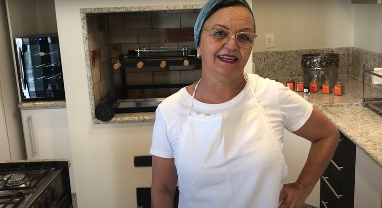 Cozinheira bomba nas redes sociais com o bord&atilde;o 'Vamos almo&ccedil;ar' - Virtz -  R7 Virtz