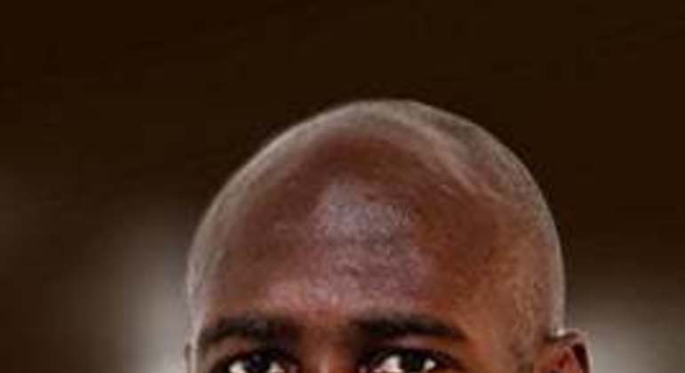 Eliaquim Mangala (zagueiro) - 30 anos - Sem clube desde julho de 2021 - Último clube: Valencia - Valor de mercado: 2 milhões de euros (R$ 12,39 milhões)