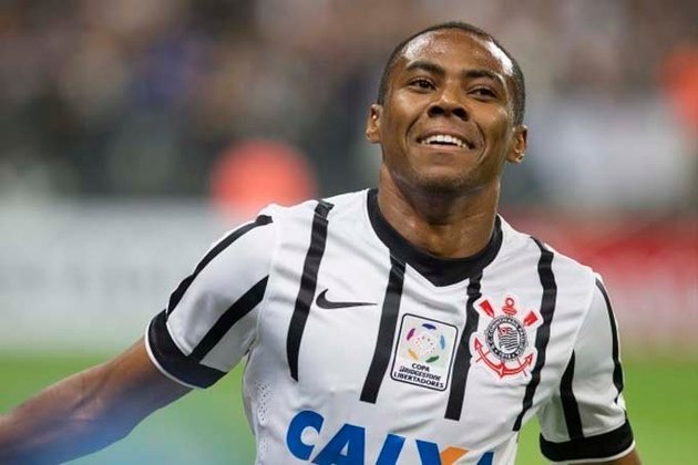 Elias – O último clube do volante de 36 anos foi o Bahia, e ele está sem contrato desde novembro de 2021. O jogador soma passagens por diversas equipes brasileiras, como Corinthians, Flamengo e Atlético Mineiro