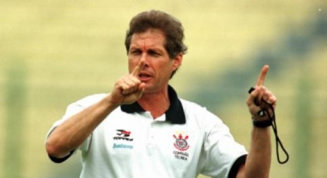 Eliminado pelo Palmeiras tanto na Libertadores de 1999 quanto na de 2000, o técnico Oswaldo de Oliveira também deixou o Corinthians.