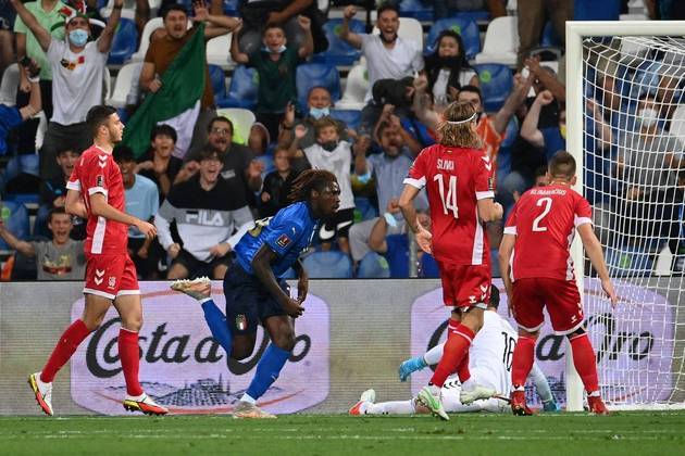 Moise Kean foi o destaque da partida, com dois gols. Raspadori e Di Lorenzo ampliaram o marcador. Utkus, contra, deu números finais ao jogo