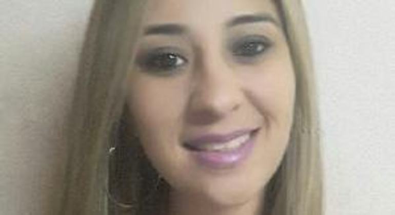 Elisangela Tinem, de 38 anos, morreu após ser atingida por rojão, na Praia Grande, litoral de SP