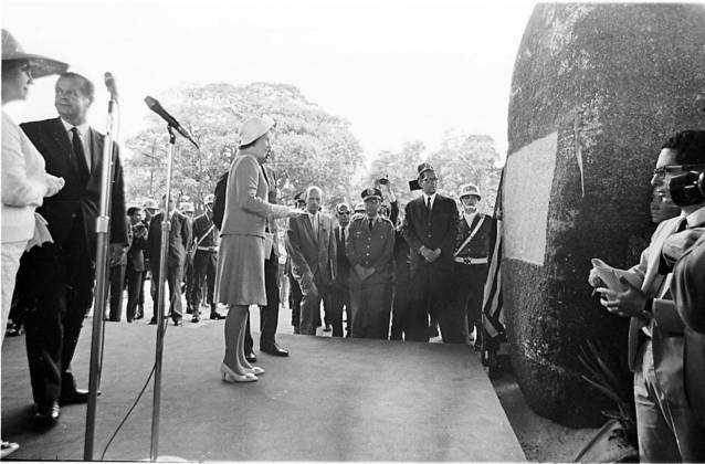 A passagem de Elizabeth 2ª pelo Brasil também é lembrada pela inauguração da nova sede do Masp (Museu de Arte de São Paulo), em 7 de novembro. O local, que fica na avenida Paulista, é considerado atualmente a maior instituição de artes plásticas no Brasil