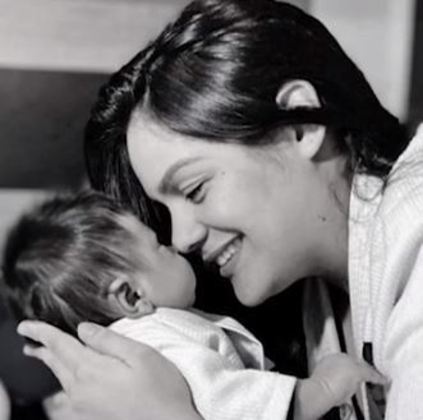 Éllida Ferreira tinha 26 anos e deixa um filho de 6 meses