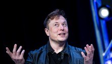 Elon Musk diz que não tem casa própria e dorme em quartos vagos de amigos