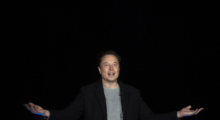 Elon Musk diz que não pode avançar com a compra do Twitter
