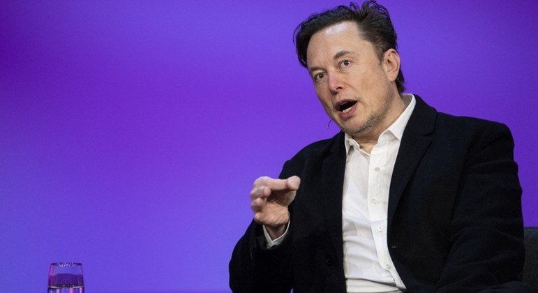 Piadinha de Elon Musk sobre compra do Manchester United causou tumulto na internet