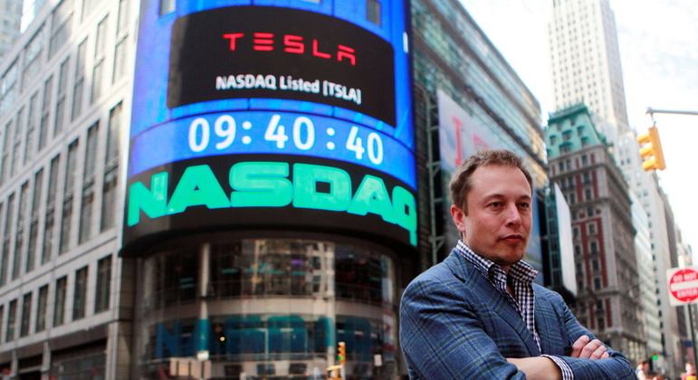 Elon Musk atende pedido de ajuda da Ucrânia com envio de rede de internet