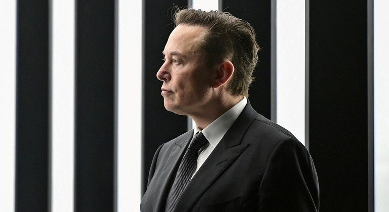 Para IA, Elon Musk é o líder da humanidade, que teria vindo de outro planeta