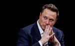 Poucas pessoas representam tão bem o atual momento do mercado de tecnologia quanto Elon Musk. O bilionário, famoso por ser dono da montadora de carros elétricos Tesla, também é dono de rede social, explorador espacial e quer implantar chips no cérebro humano. E, em 2023, ele arrumou brigas com prefeituras, quase saiu no soco (literalmente!) com Mark Zuckerberg, viu concorrentes surgirem, um de seus foguetes poderosos explodiu e foi ameaçado de processo. Nada mal!