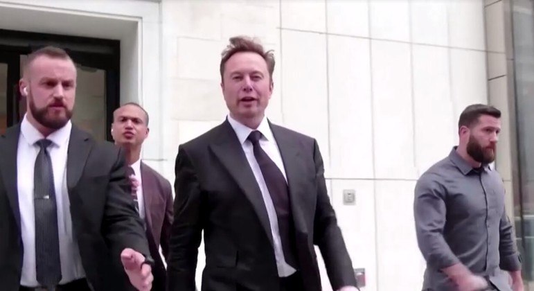 Os guarda-costas do bilionário ficaram famosos durante o julgamento de um caso da Tesla