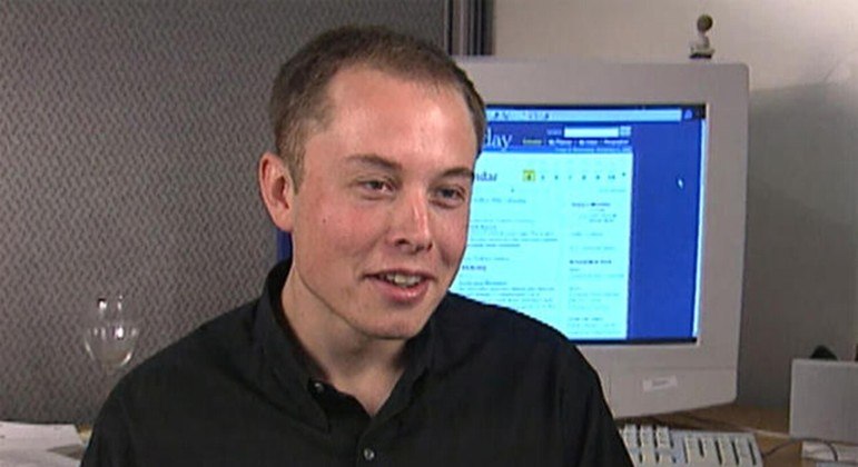 Elon Musk foi demitido em um golpe corporativo, após não querer trocar o nome da empresa