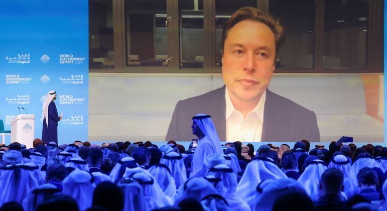 Musk participa virtualmente  de evento em Dubai, nos Emirados Árabes