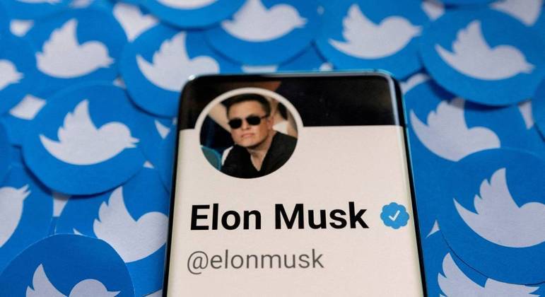 Centenas de anunciantes abandonaram o Twitter após a compra de Elon Musk