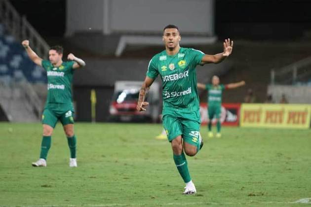 Élton (atacante — Cuiabá — 36 anos — 18 gols)