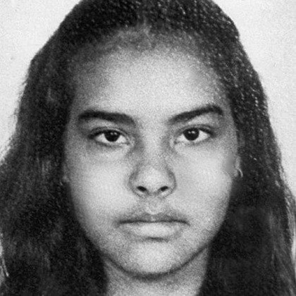 Em 16/6/1985, Mônica Granuzzo, de 14 anos, caiu do sétimo andar de um prédio ao tentar escapar de Ricardo Sampaio, de 21 anos, que queria estuprá-la. Com ajuda de amigos, ele levou o corpo para um barranco. Foi condenado a 20 anos de prisão. 