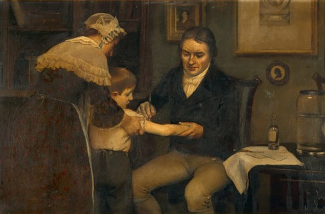 Em 1776, o inglês Edward Jenner criou um imunizante.  Mesmo assim, a doença se manteve (matou 300 milhões só no século XX), até ser erradicada nos anos 1980, com campanha global de vacinação.  Na tela de Ernest Board, Jenner vacina James Phipps, de 8 anos, em 14/5/1796. 