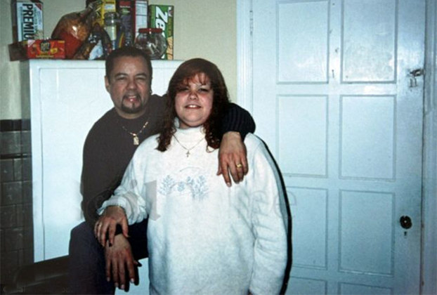 Em 1993, Castro chegou a ser preso por violência doméstica, mas logo foi solto. Três anos mais tarde, Grimilda fugiu de casa, junto com os quatro filhos. Ainda assim, ele a ameaçava. Figueroa depois conseguiu uma medida protetiva e morreu em 2012, com um tumor no cérebro, aos 48 anos. 