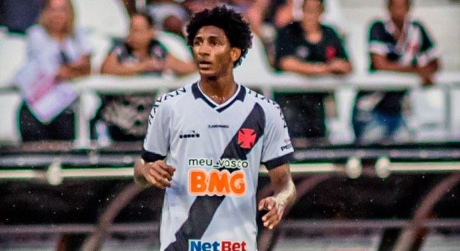 Em 2 de junho de 2019, Talles Magno entrou em campo contra o Botafogo ainda com 16 anos. Tornou-se o mais jovem jogador profissional do Vasco no Século XXI.