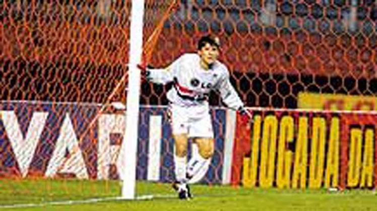 Em 2003, GUSTAVO NERY teve seus minutos de Rogério Ceni. Designado para ocupar o lugar deixado pelo goleiro-artilheiro na reta final de São Paulo e Ponte Preta, o lateral não teve tanta sorte: sofreu o gol do empate em 1 a 1 no Morumbi.