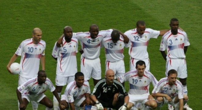 Em 2006, ao lado de Zidane, Henry comandou a França que chegou à final da Copa do Mundo e perdeu para a Itália